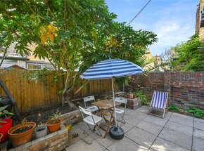 Collingbourne Road, London, W12
