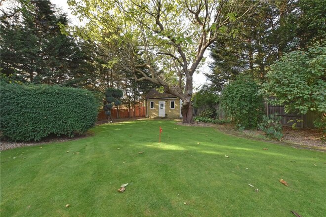 Cedarhurst Drive, Eltham, SE9