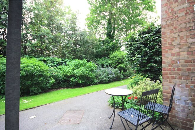 Gloucester Court, Kew Gardens, TW9