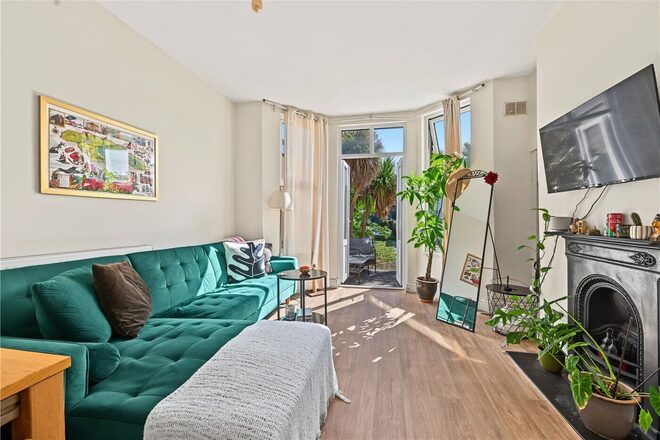 Cholmondeley Avenue, London, NW10