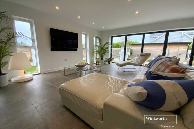 Sheldrake Road, Christchurch, BH23