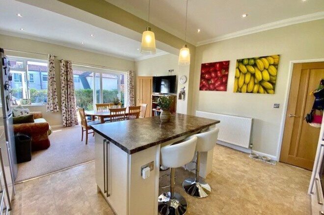 Alumhurst Road, Dorset, BH4
