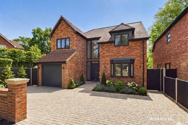 Collaroy Road, Thatcham, RG18