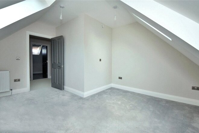 Holly Oak Close, Sutton, SM2