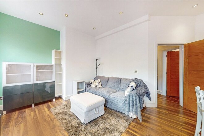 Torriano Avenue, London, NW5