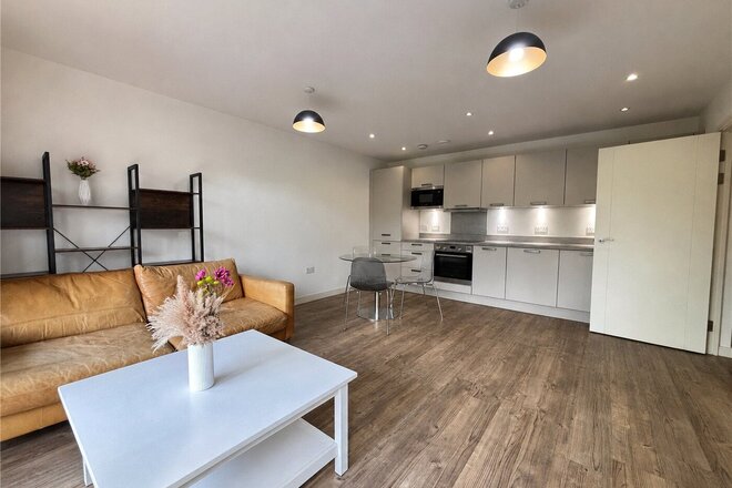 Blondin Way, London, SE16