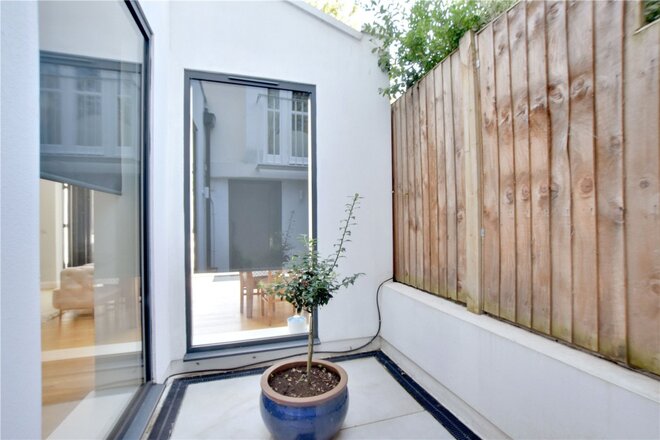 Lee Road, Blackheath, SE3