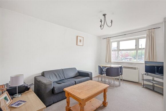 Henry Doulton Drive, London, SW17