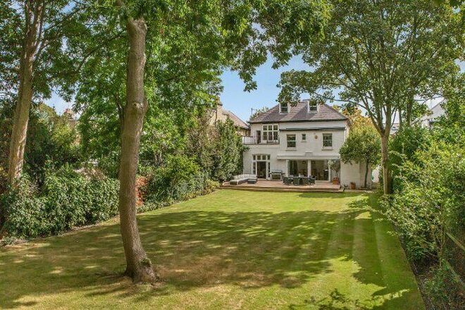 Castelnau, London, SW13