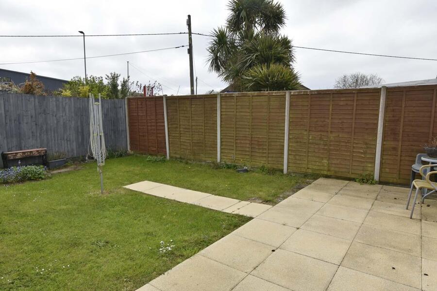 A REAR GARDEN 1.JPG