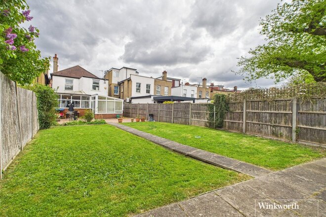 Egerton Gardens, London, NW4