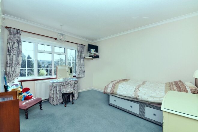 Fir Tree Road, Surrey, KT17
