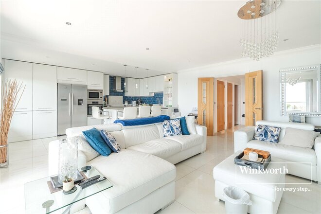 Marina Close, Bournemouth, BH5