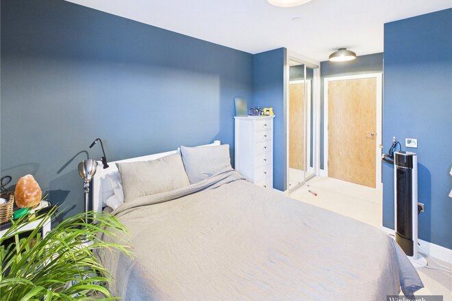 Lyon Road, Harrow, HA1