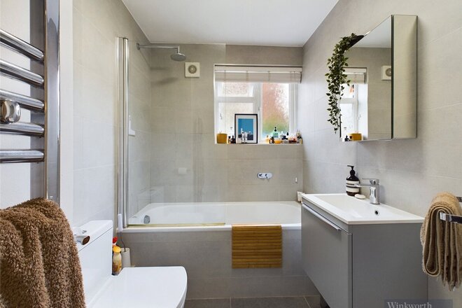 Walmers Court, Surbiton, KT5