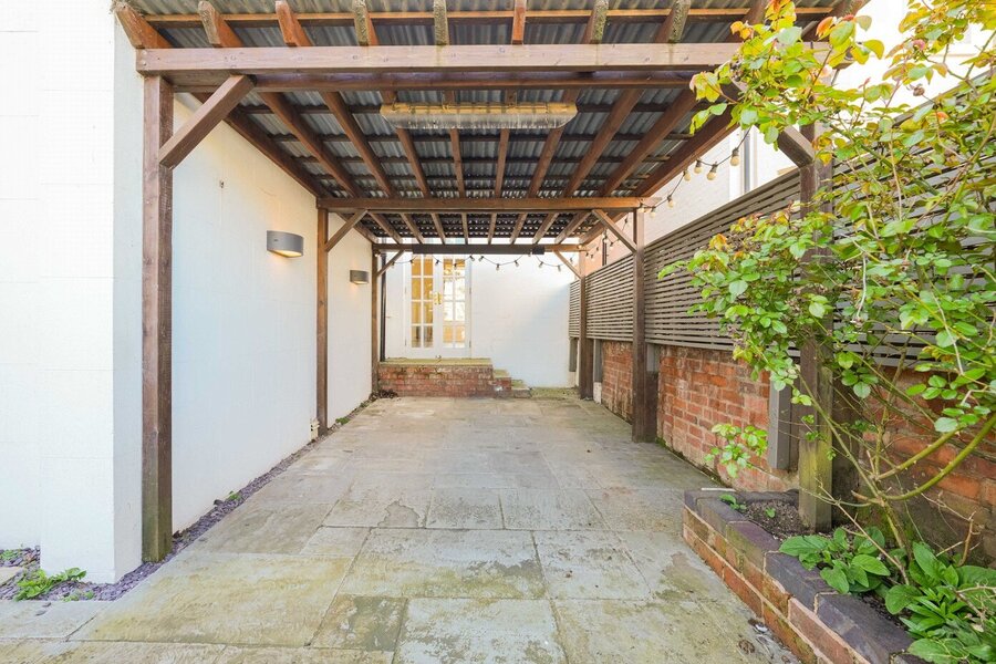 Side Alley