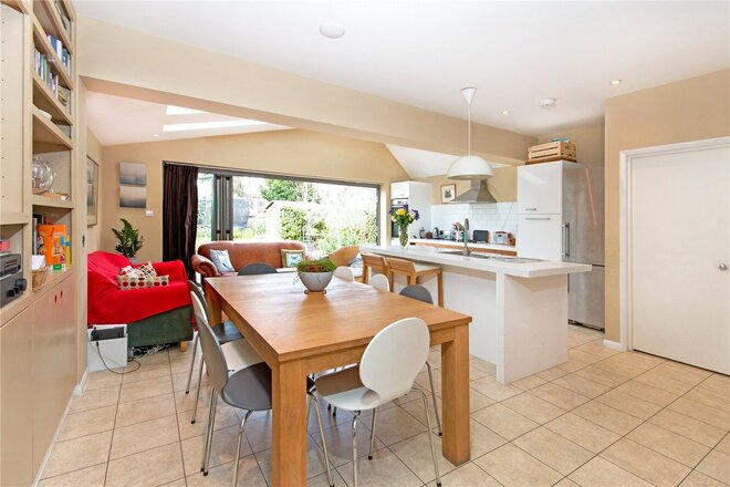 Thornlaw Road, London, SE27