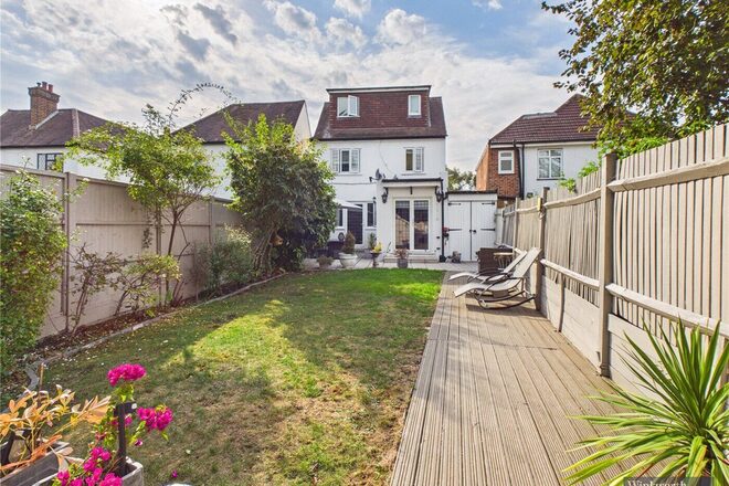Pinner View, Harrow, HA1