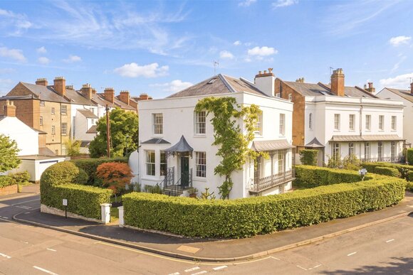 Lansdowne Circus, Warwickshire, CV32