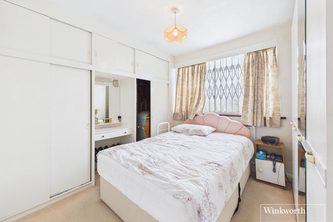 Reynolds Drive, Edgware, HA8