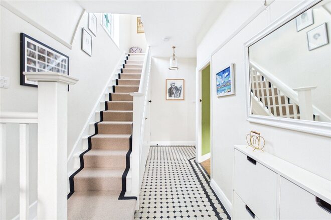 Cricklade Avenue, London, SW2