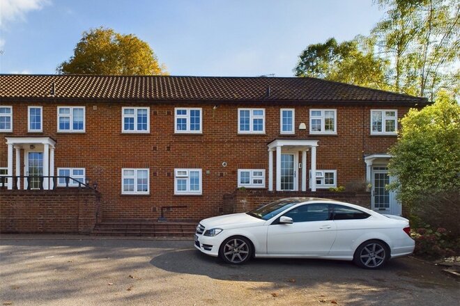 High Street, Surrey, KT10