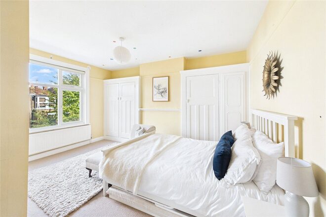 Cricklade Avenue, London, SW2
