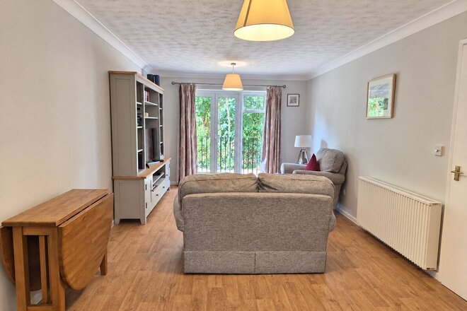 Hertswood Court, High Barnet, EN5