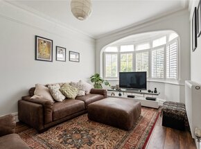 St. James's Drive, London, SW17