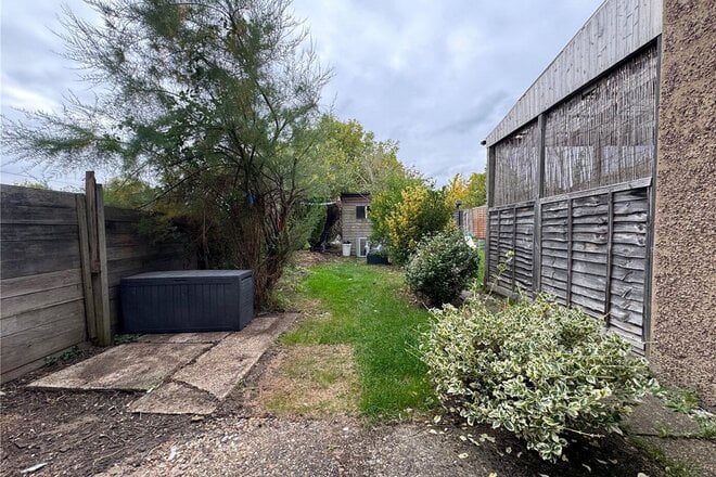 Carr Road, Northolt, UB5