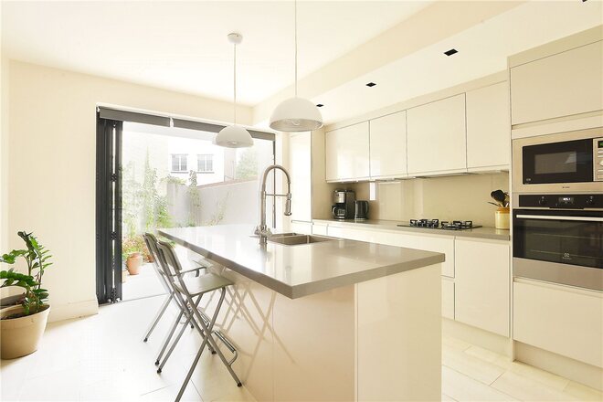 Crawthew Grove, East Dulwich, SE22