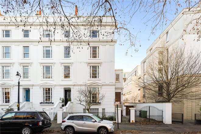 Grafton Square, UK, SW4