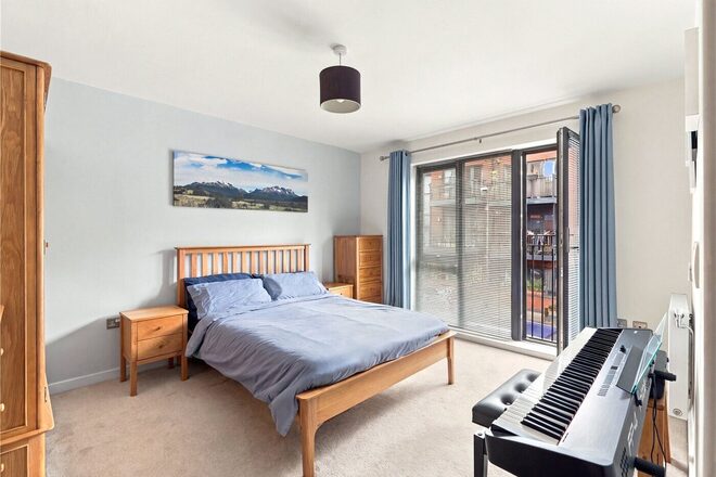 Leverton Close, London, N22