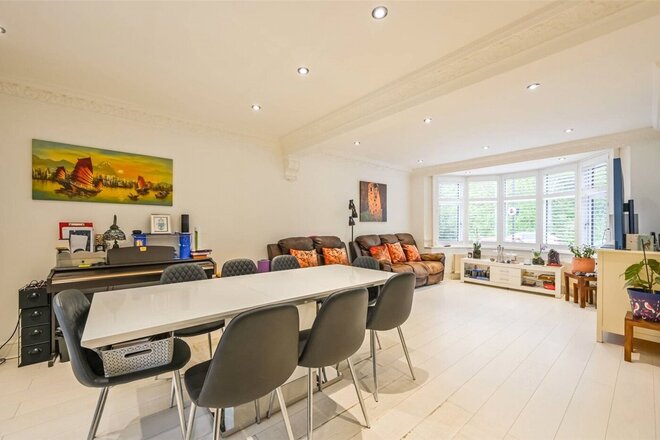 Mandrake Road, London, SW17