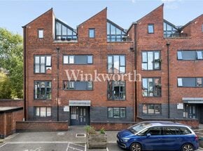 Leverton Close, London, N22