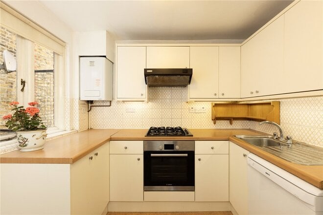 Larpent Avenue, London, SW15