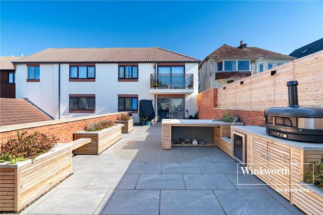 Sea Road, Bournemouth, BH5