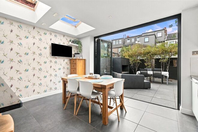 Kersley Road, London, N16