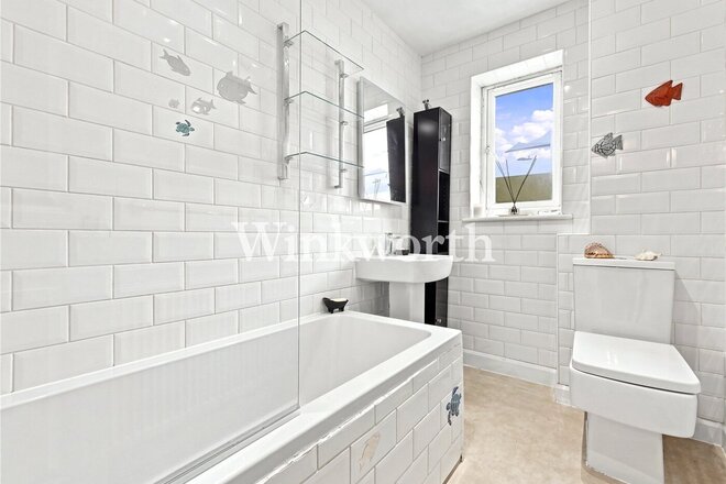 Hoppers Road, London, N21