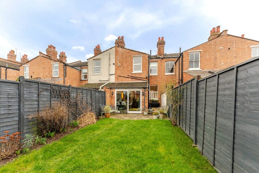 Garden To House