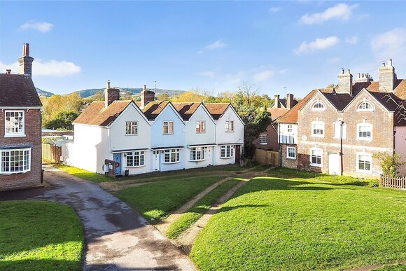 The Spain, Hampshire, GU32