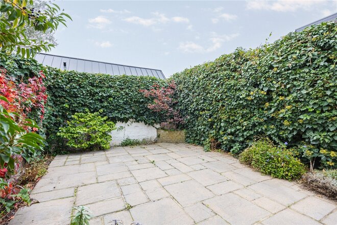 Deodar Road, London, SW15
