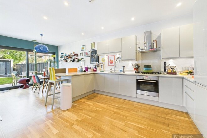 Tolworth Park Road, Surbiton, KT6