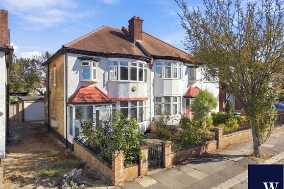West Avenue, West Finchley, N3