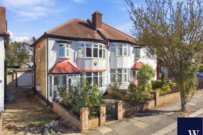 West Avenue, West Finchley, N3