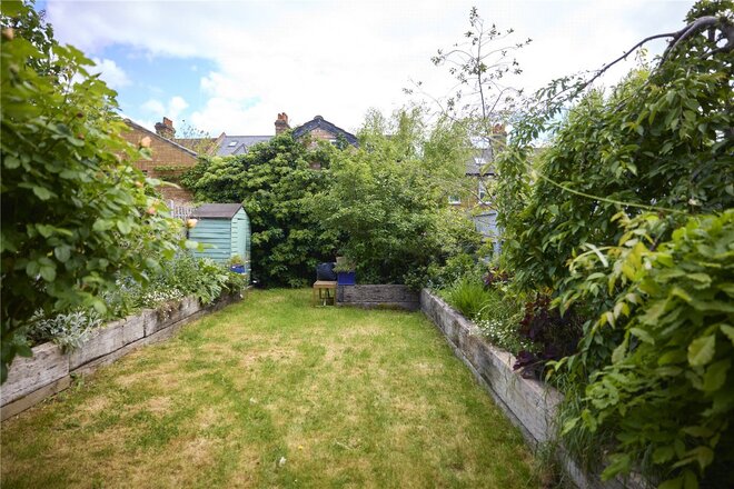 Mildenhall Road, London, E5