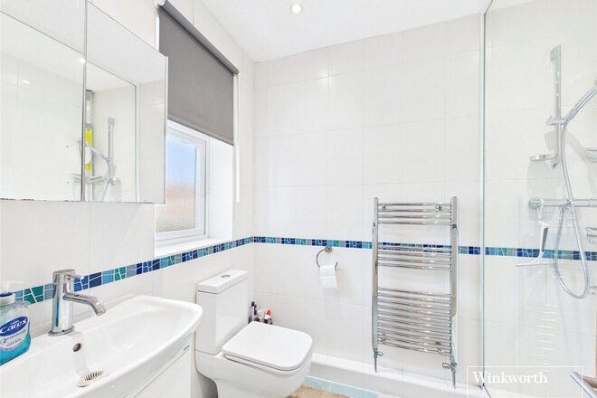 Wolmer Gardens, Edgware, HA8