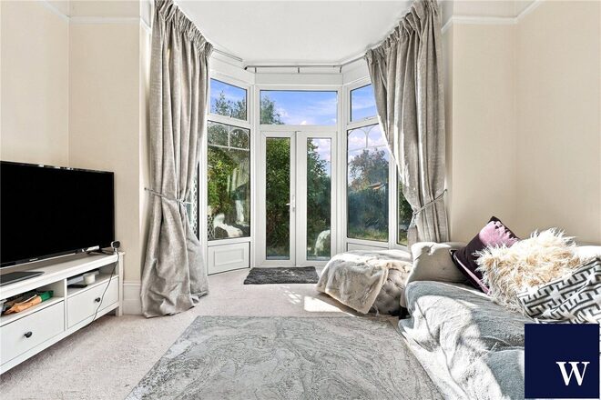 Woodside Grove, Finchley, N12