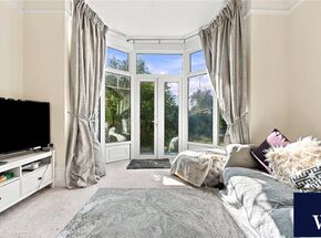 Woodside Grove, Finchley, N12