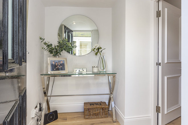 Randolph Avenue, London, W9